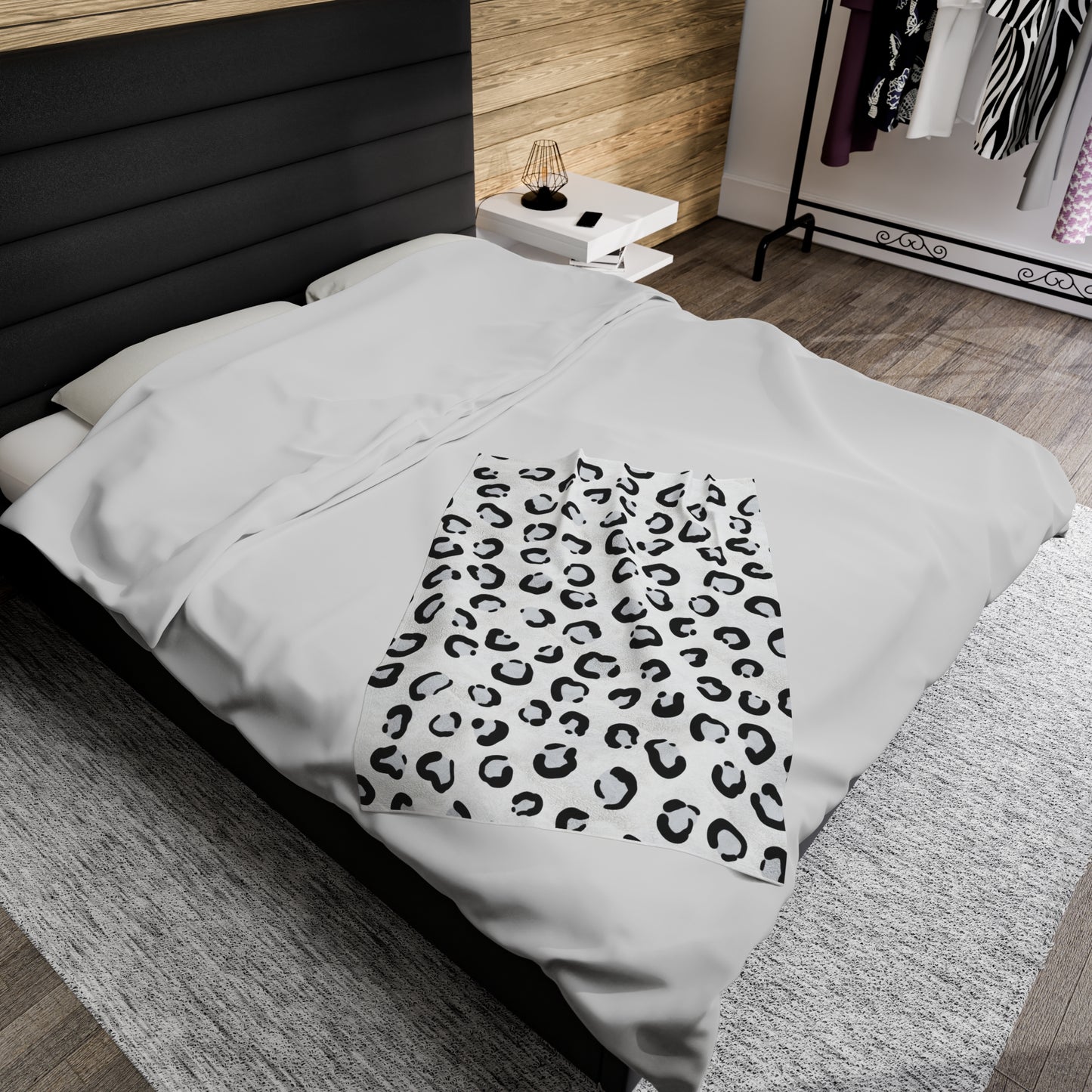 Snow Leopard Velveteen Plush Blanket