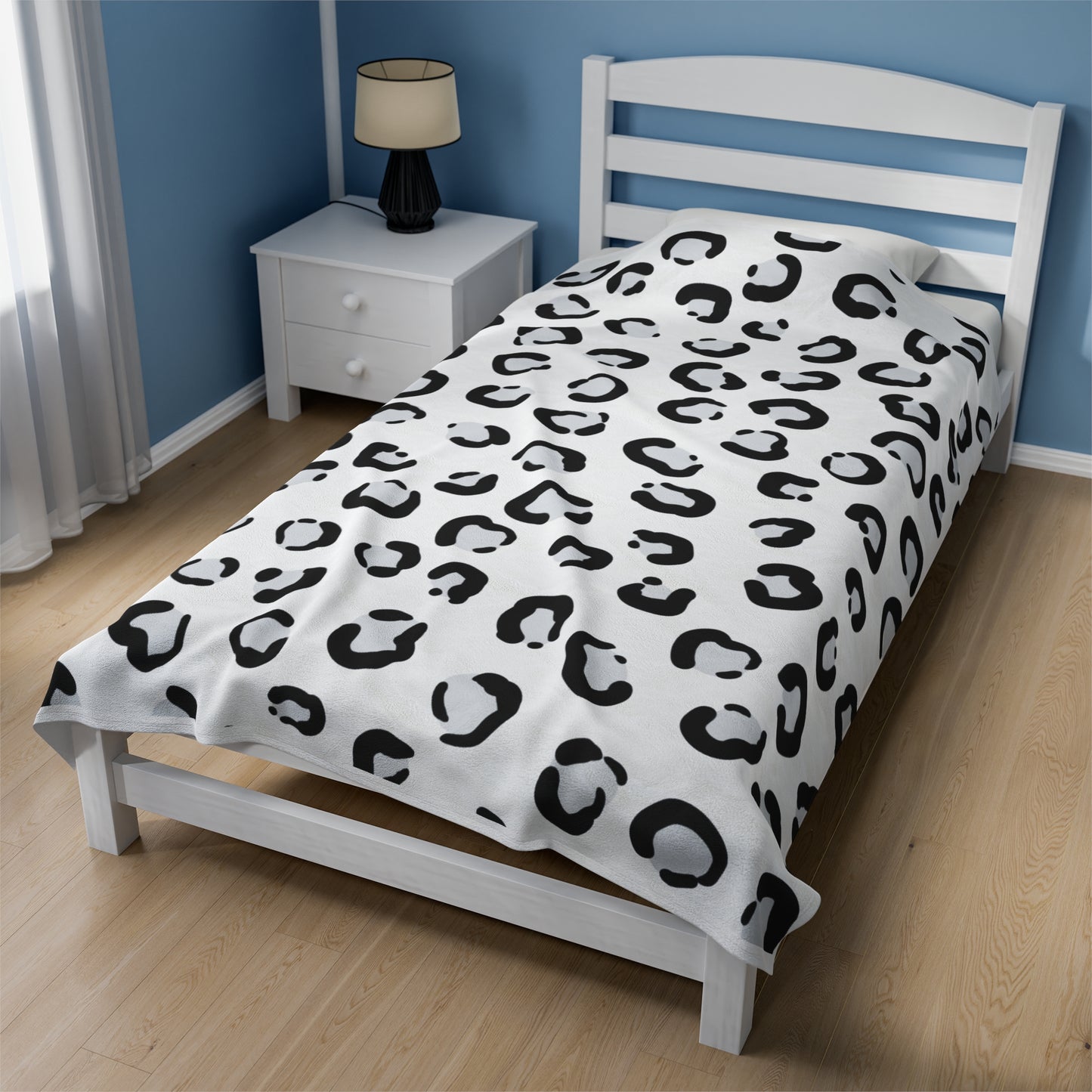 Snow Leopard Velveteen Plush Blanket