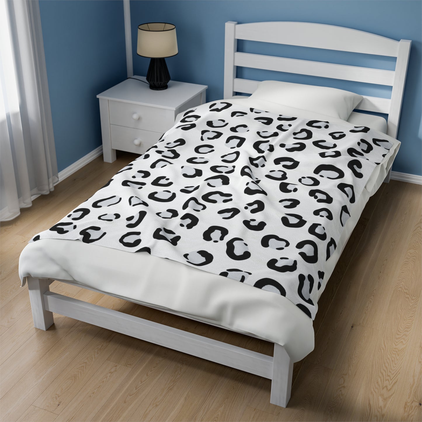 Snow Leopard Velveteen Plush Blanket