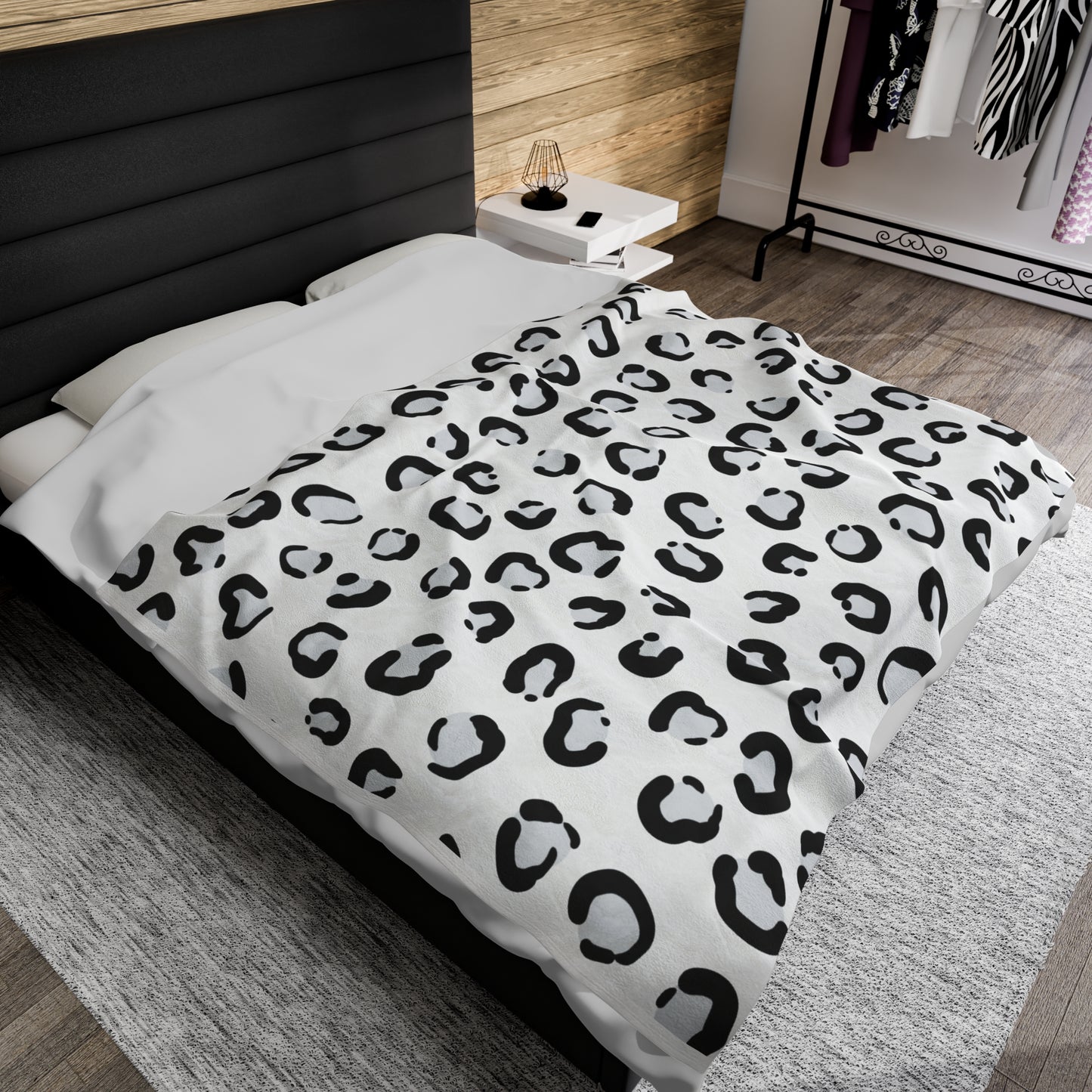 Snow Leopard Velveteen Plush Blanket