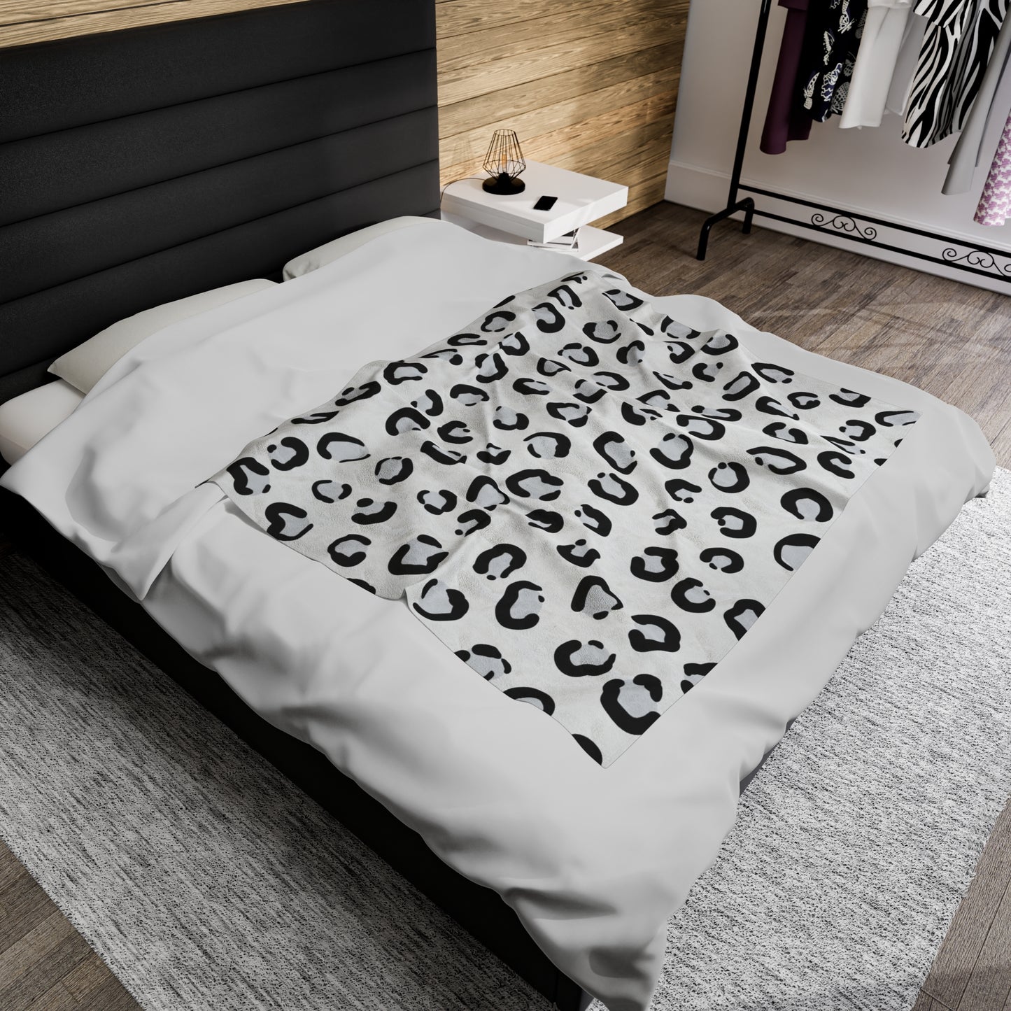 Snow Leopard Velveteen Plush Blanket