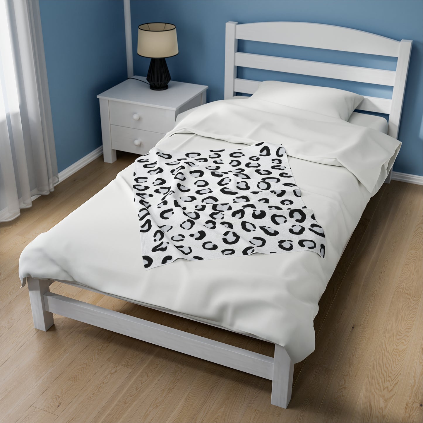 Snow Leopard Velveteen Plush Blanket